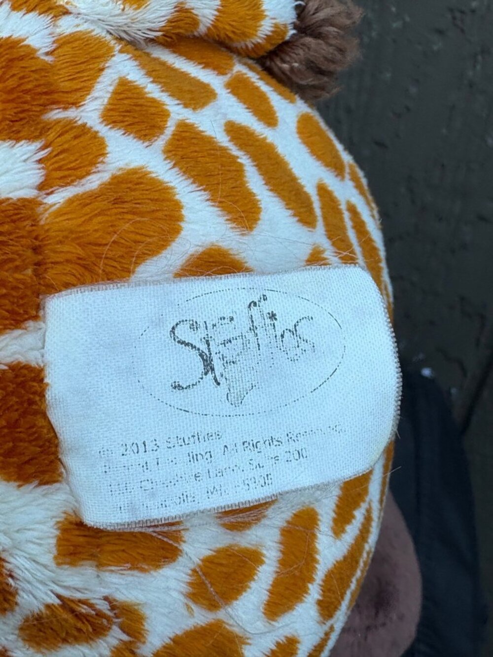 Stuffies Sky The Giraffe Plush Toy Stuffed Animal Plush Hidden Pockets 22" 2011 - Picture 7 of 11